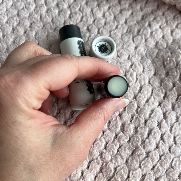 BNIB Beekman 1802 (lip balm & eye serum) - Picture 7 of 9